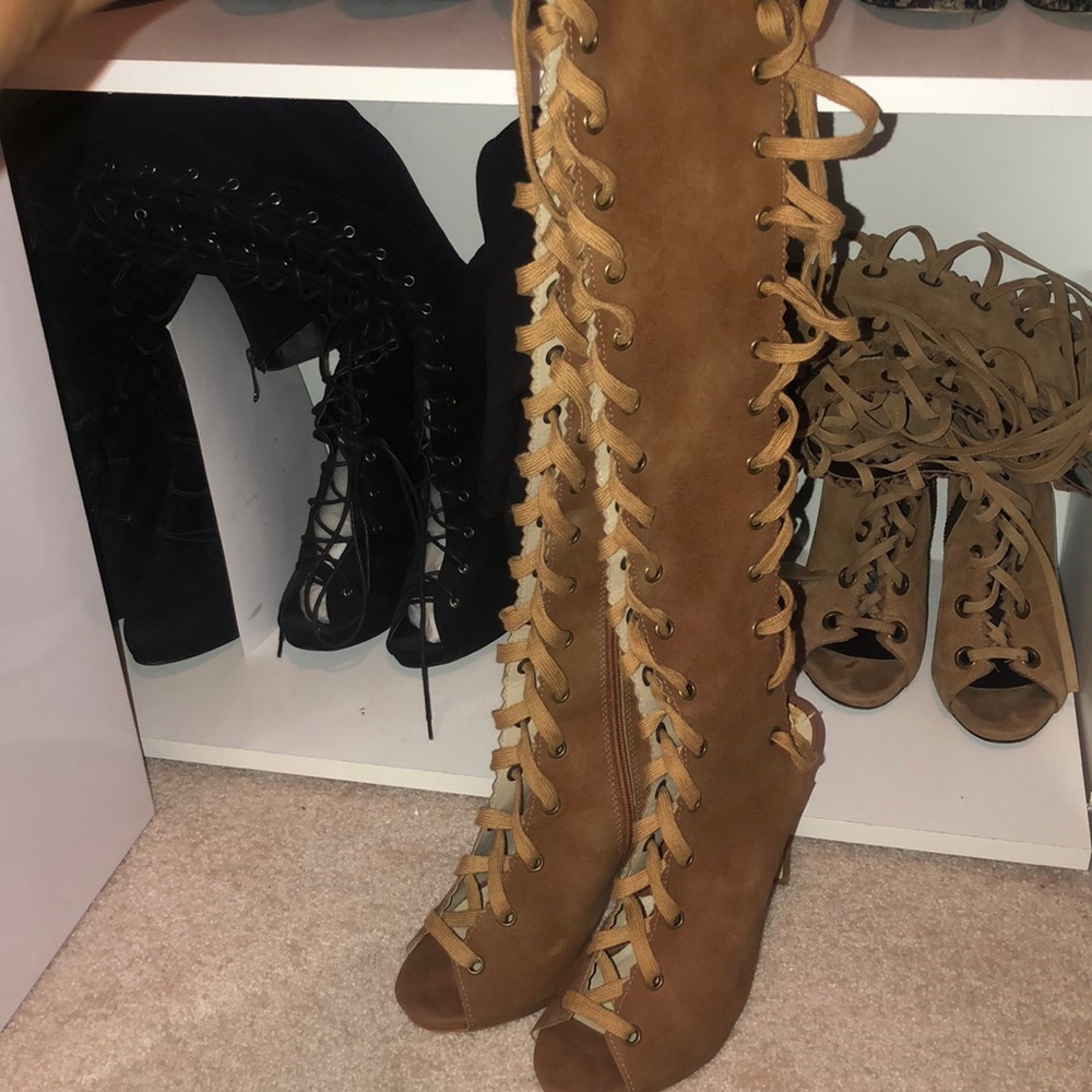 Cape Robbin Brown Tie Up Boots
